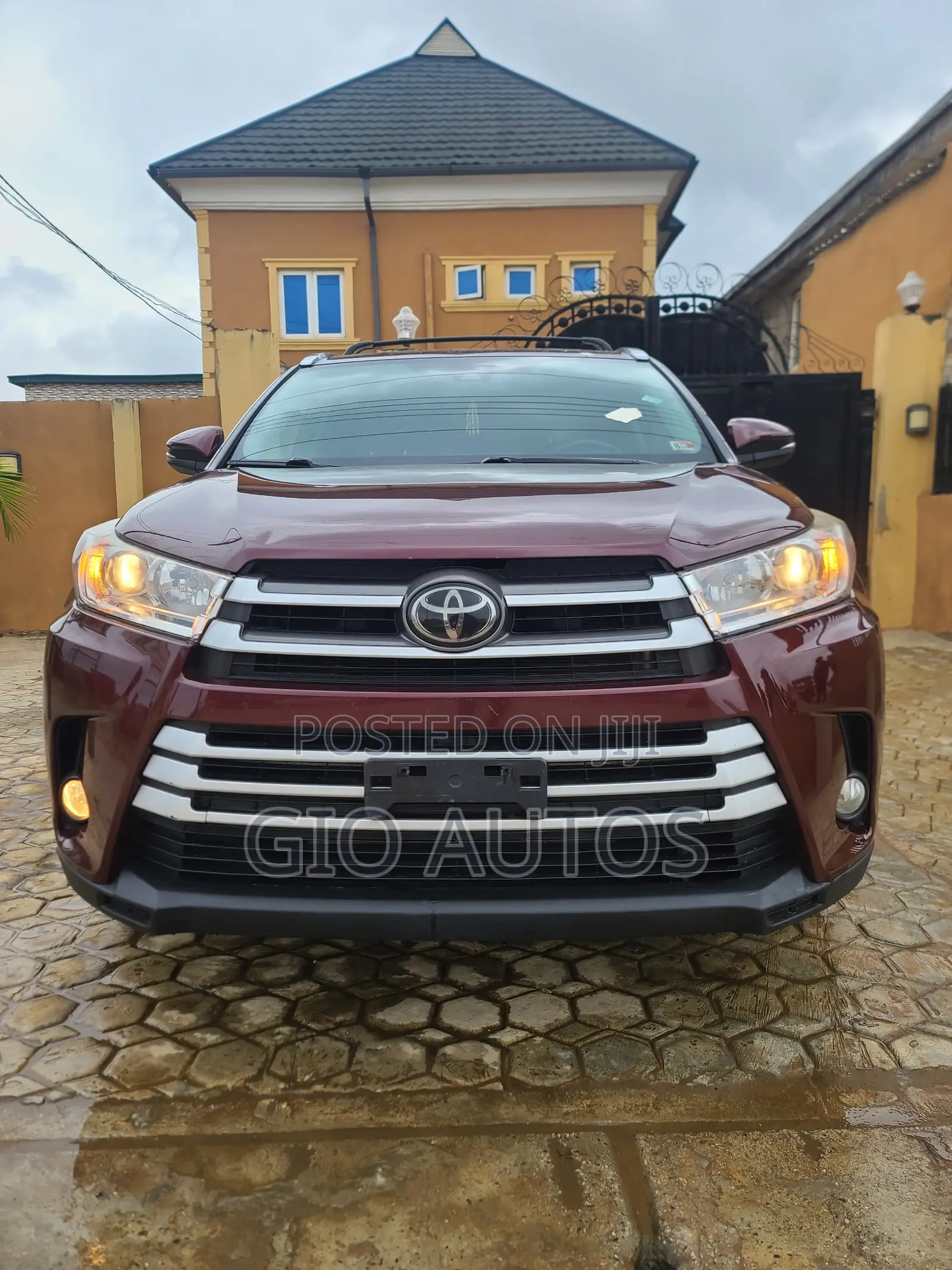 Toyota Highlander XLE 4x4 V6 (3.5L 6cyl 8A) 2018