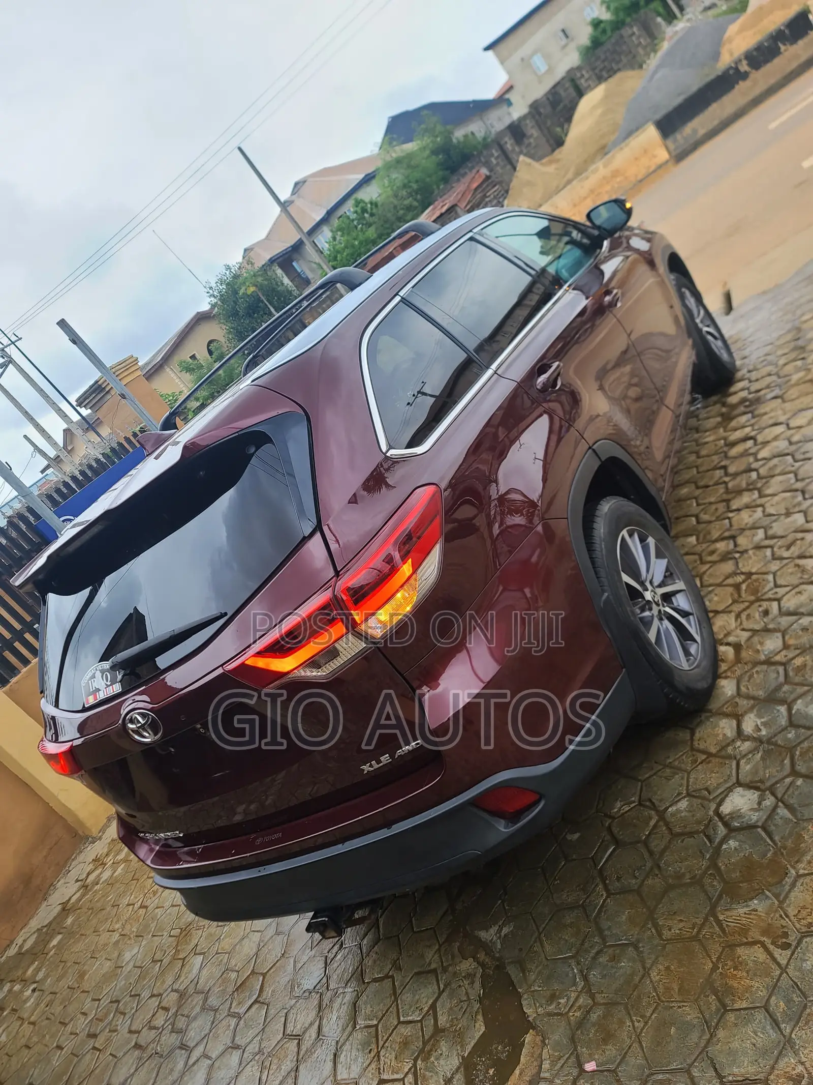 Toyota Highlander XLE 4x4 V6 (3.5L 6cyl 8A) 2018