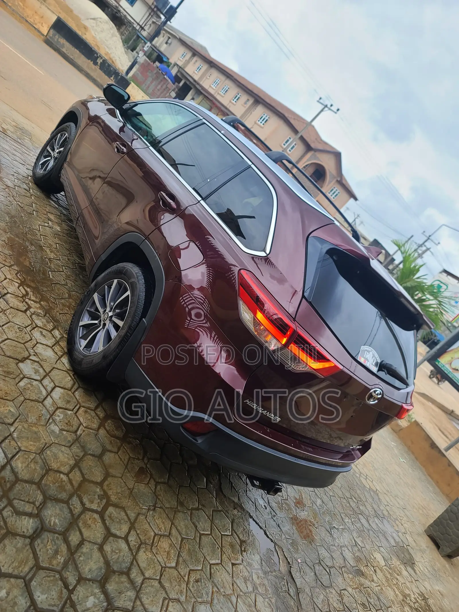 Toyota Highlander XLE 4x4 V6 (3.5L 6cyl 8A) 2018