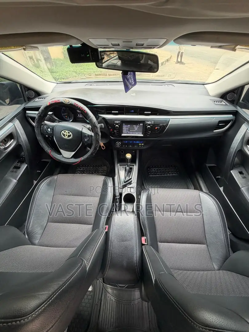 Toyota Corolla 2016 (Grey)