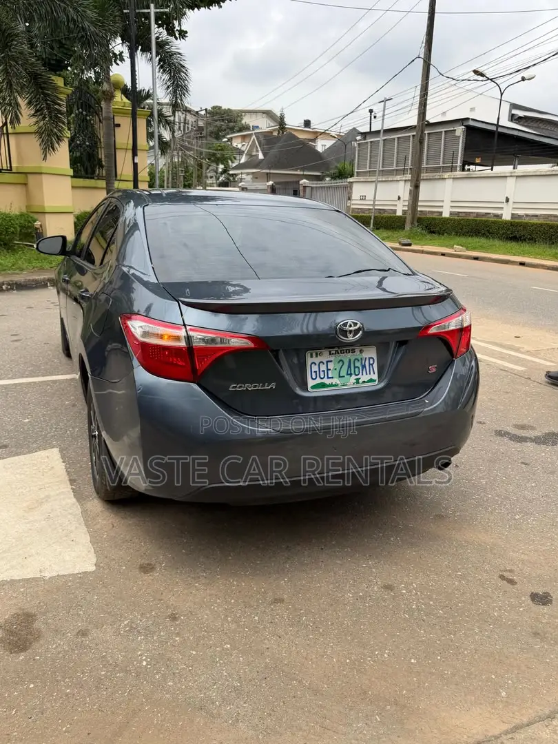 Toyota Corolla 2016 (Grey)