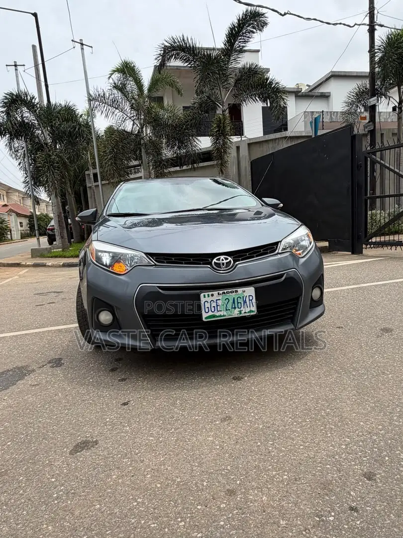 Toyota Corolla 2016 (Grey)