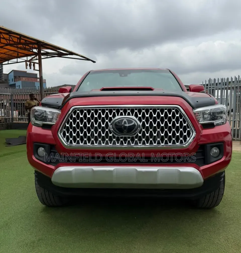 Toyota Tacoma 2022 Red