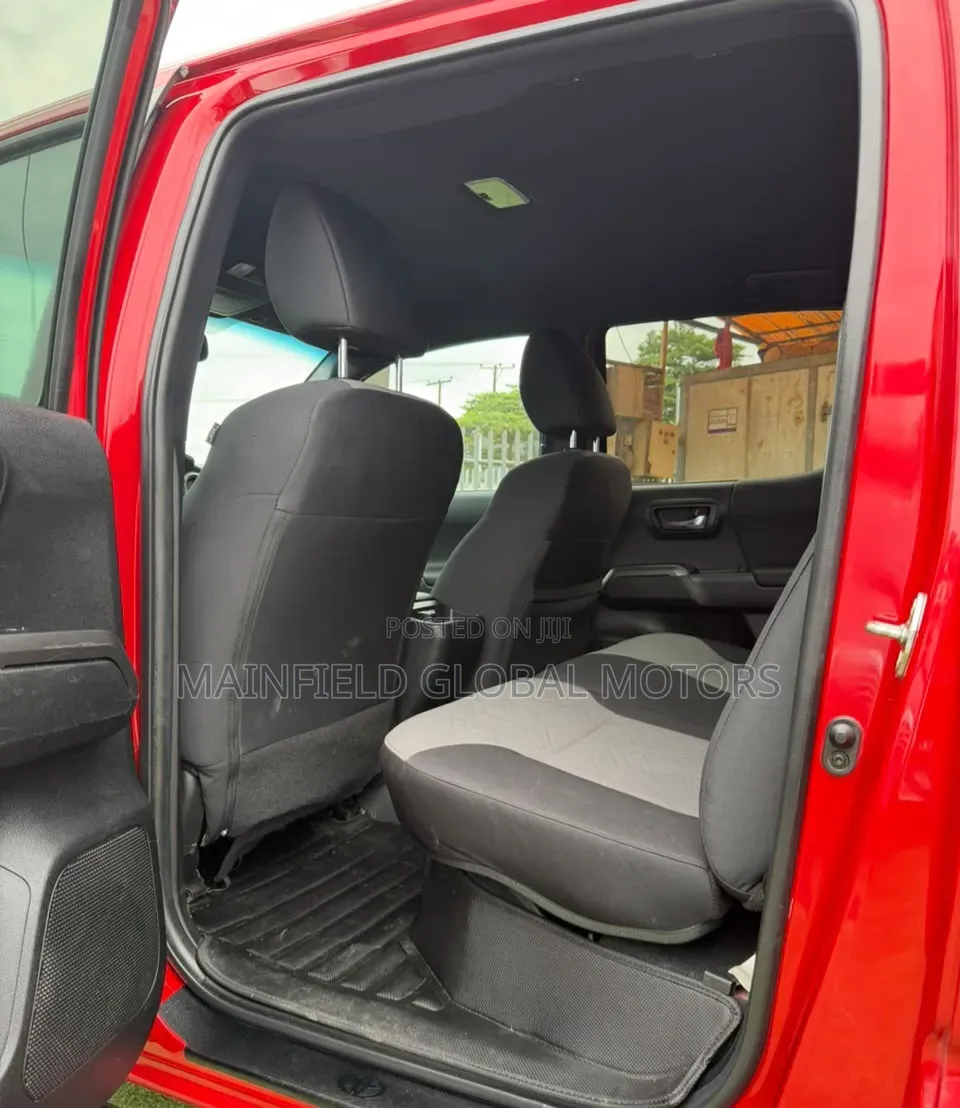 Toyota Tacoma 2022 Red
