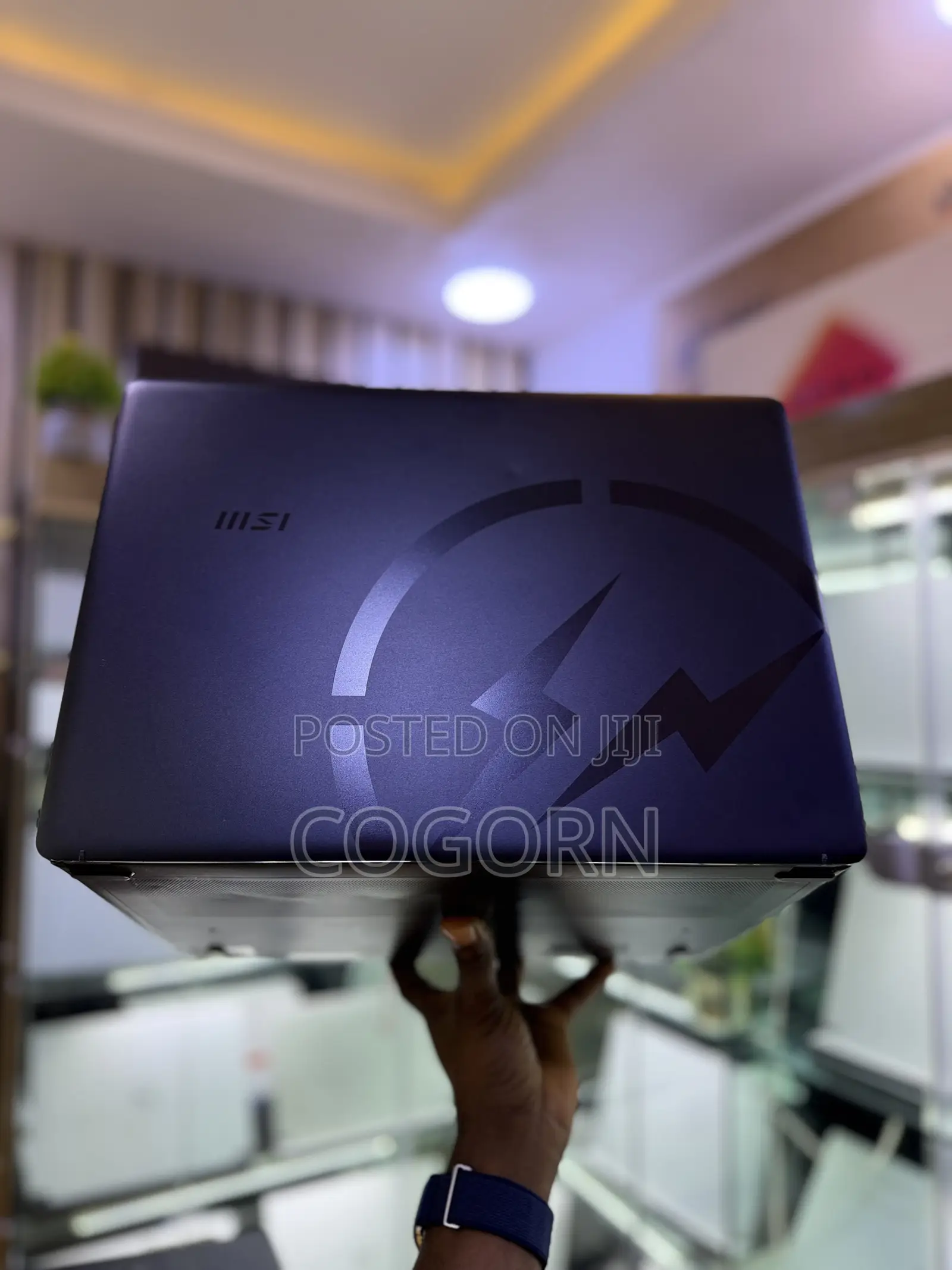 Laptop MSI Creator A16 AI+ 32GB Intel Core i7 SSD 512GB