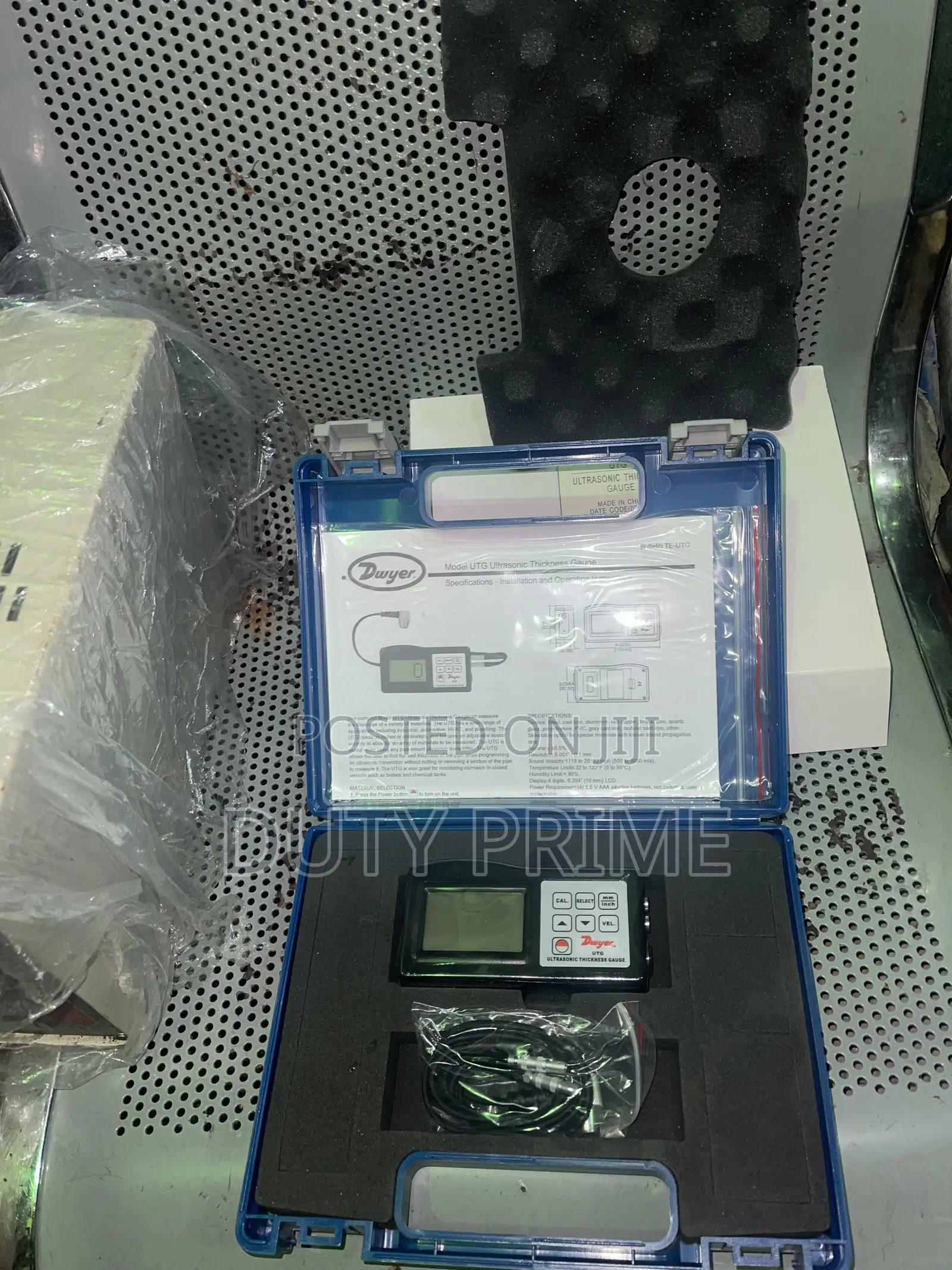 Dwyer UTG Ultrasonic Thickness Gauge – Digital Metal Thickness Tester