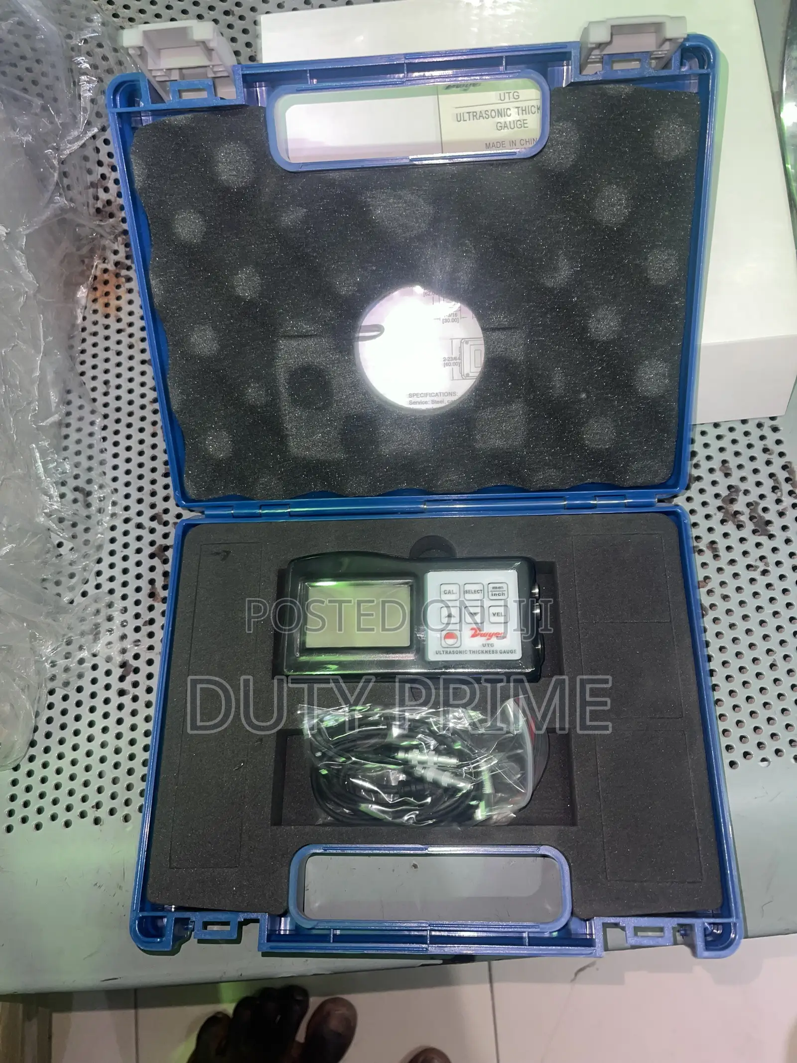 Dwyer UTG Ultrasonic Thickness Gauge – Digital Metal Thickness Tester