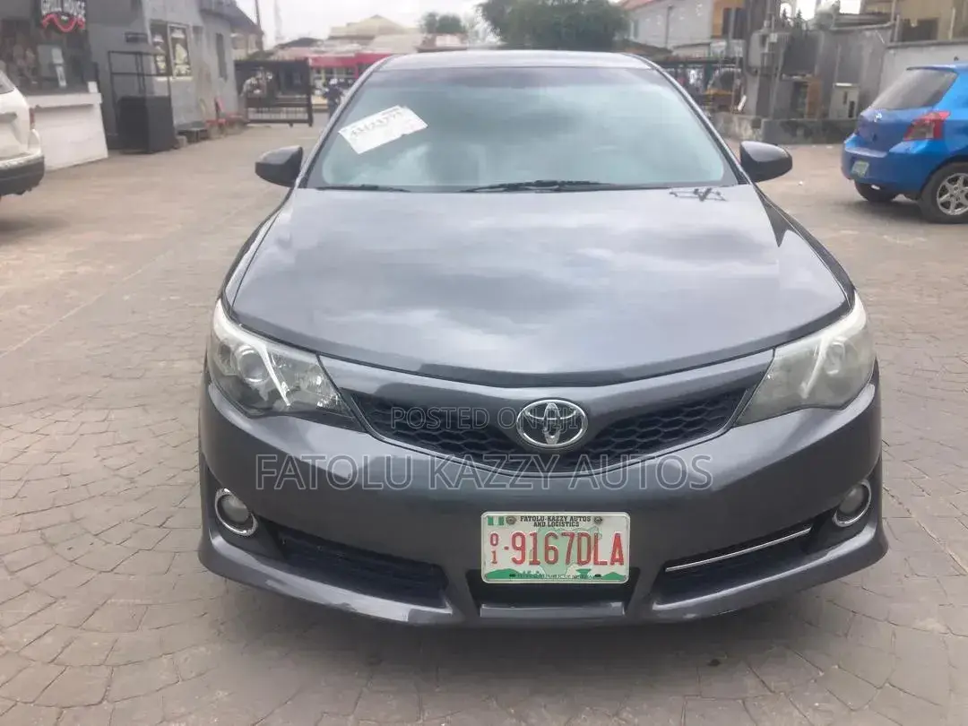 Toyota Camry 2014 Gray
