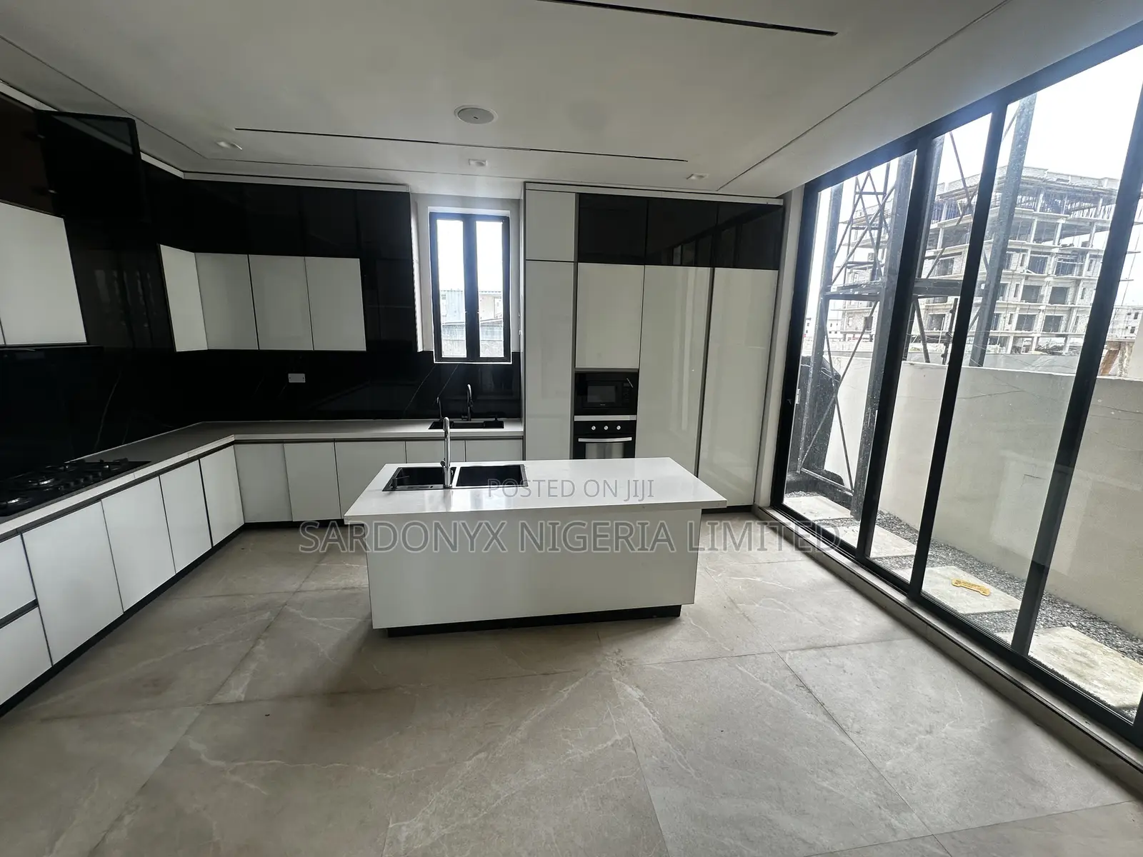 5bdrm Duplex in Lekki Phase 1 for sale
