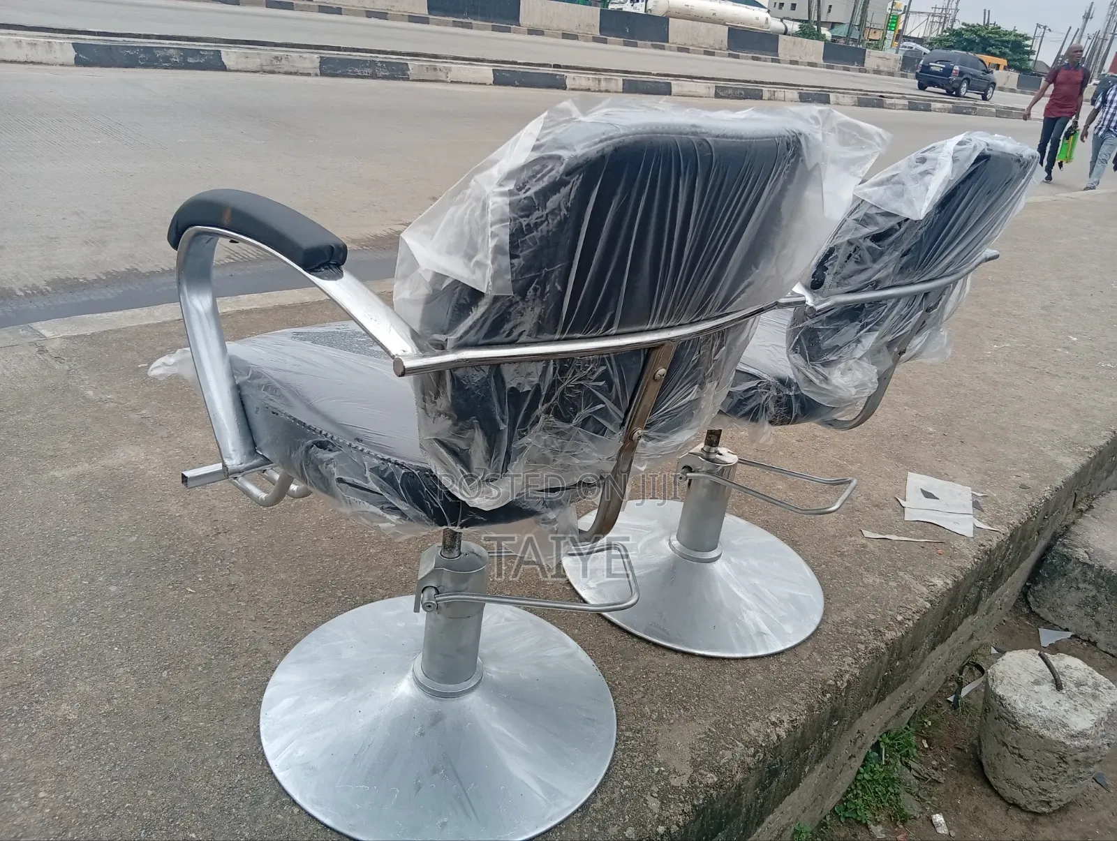 Barbie Salon Chair Pumping