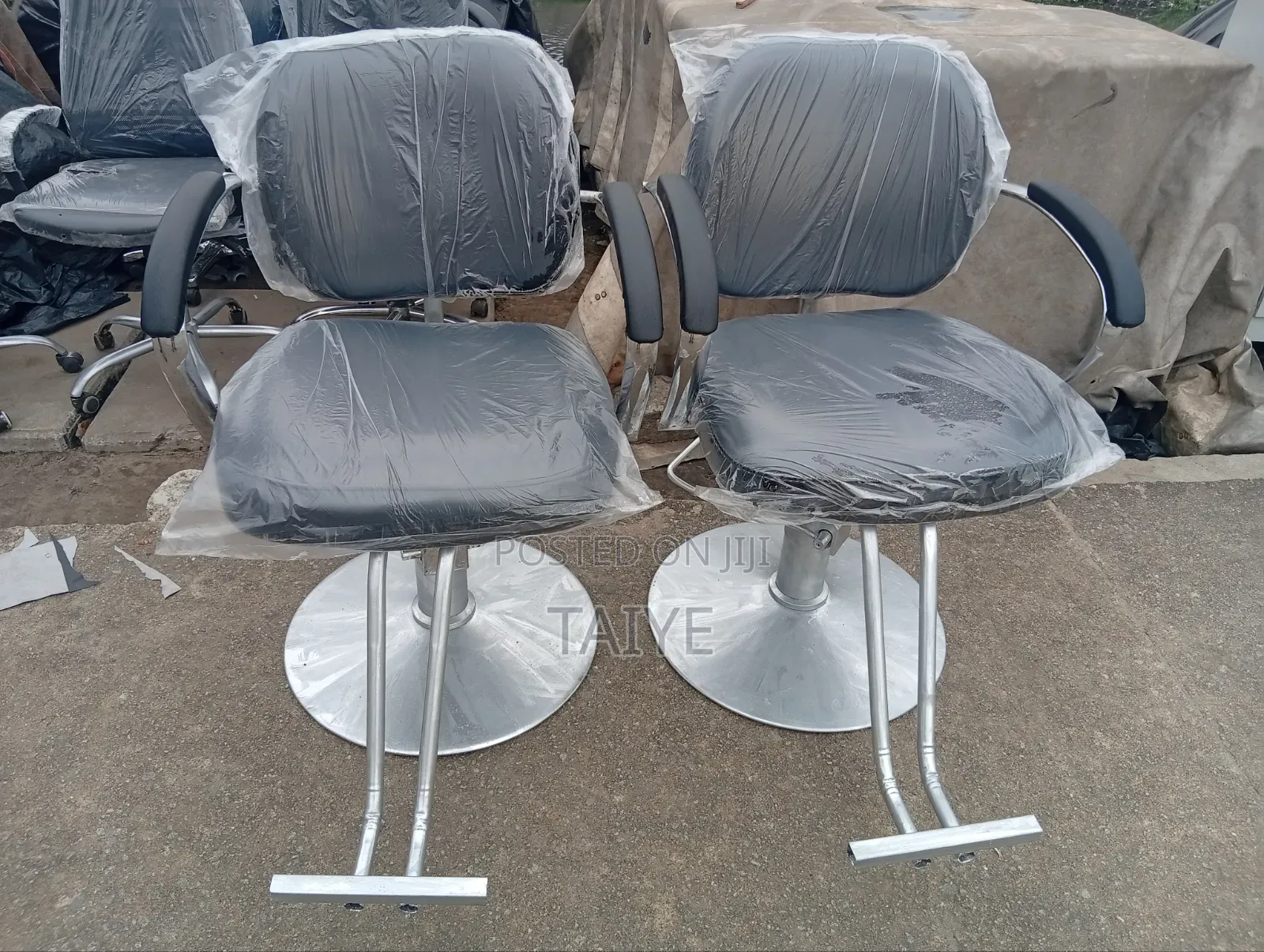 Barbie Salon Chair Pumping