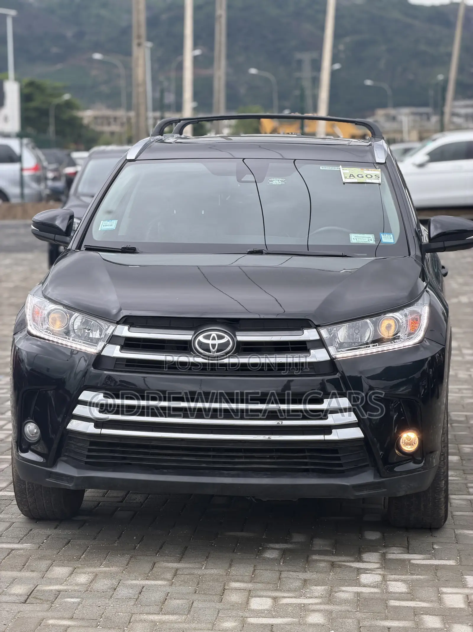 Toyota Highlander XLE 4x2 V6 (3.5L 6cyl 8A) 2018 Black