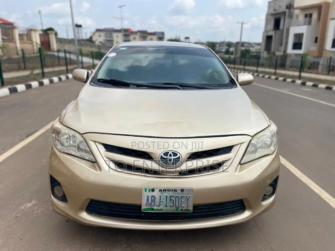 Toyota Corolla 2011 Gold