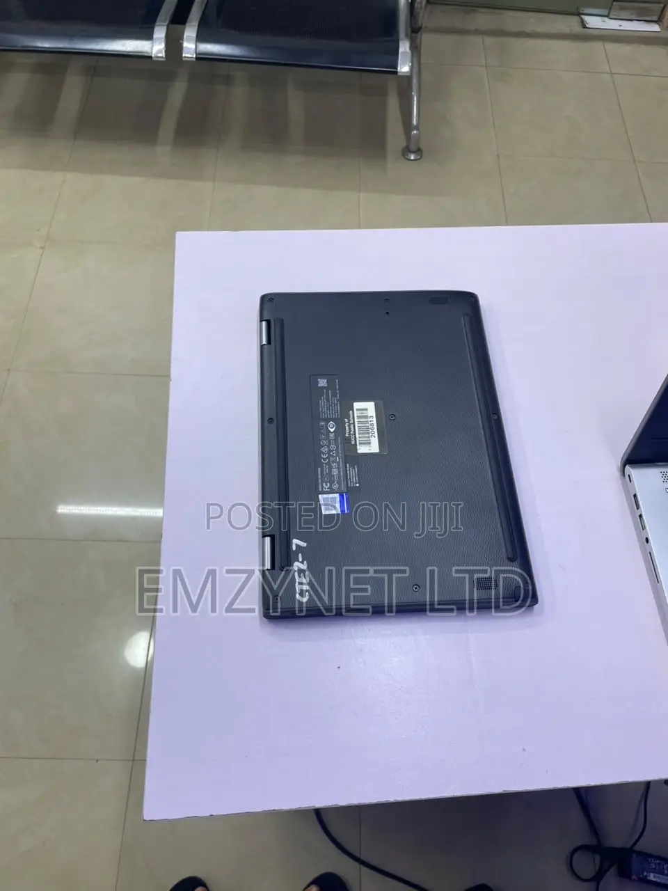 Laptop Lenovo 300e 4GB Intel Pentium SSD 128GB