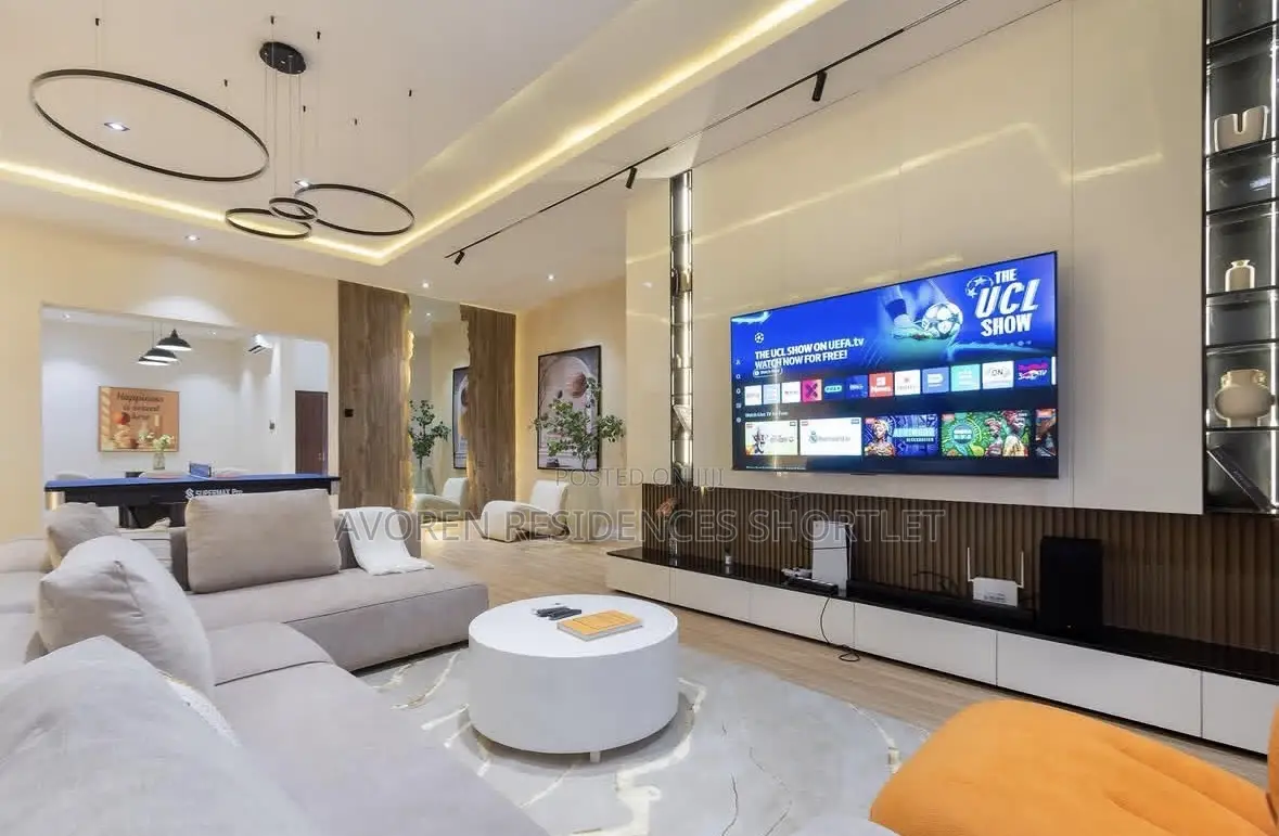 Luxurious 3 Bedroom Apartment Shortlet
