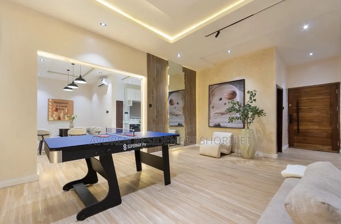 Luxurious 3 Bedroom Apartment Shortlet