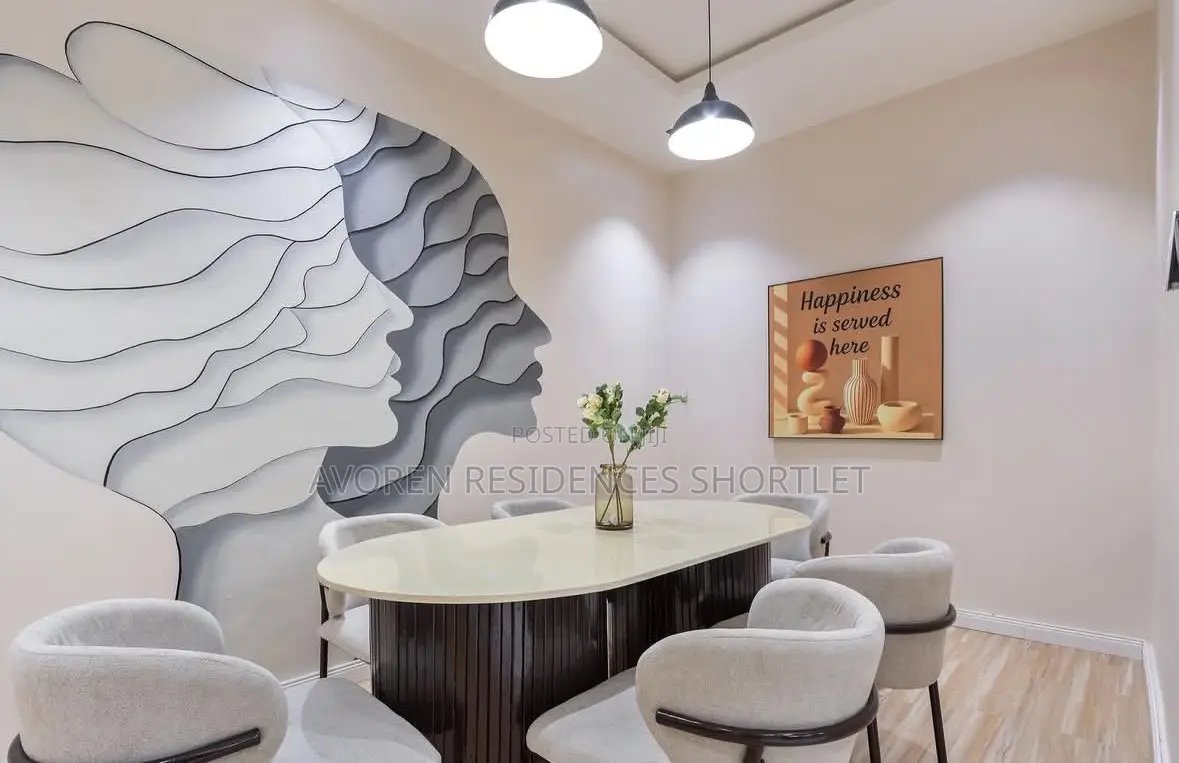 Luxurious 3 Bedroom Apartment Shortlet