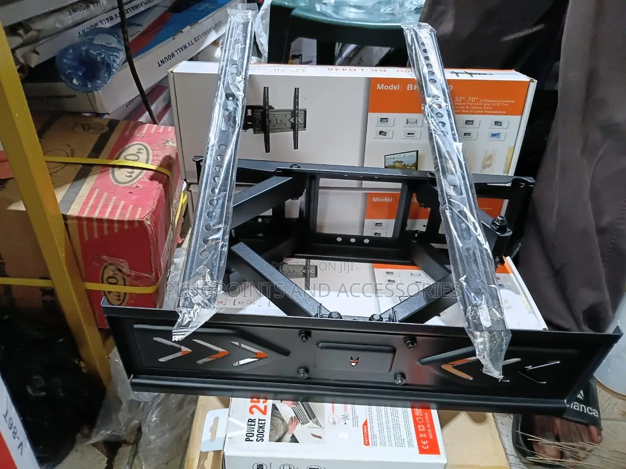 TV Wall Bracket 32-70 BK-LB440