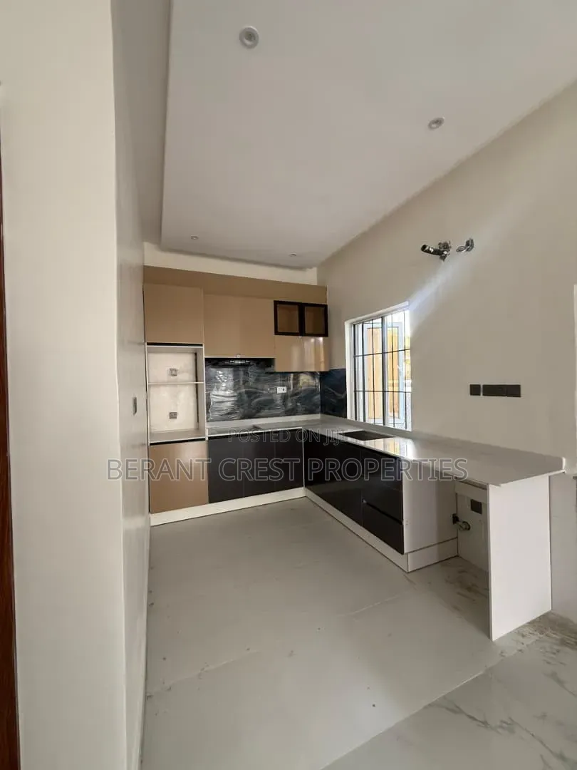 2bdrm Townhouse/Terrace in Idera Scheme, Iberikodo for sale