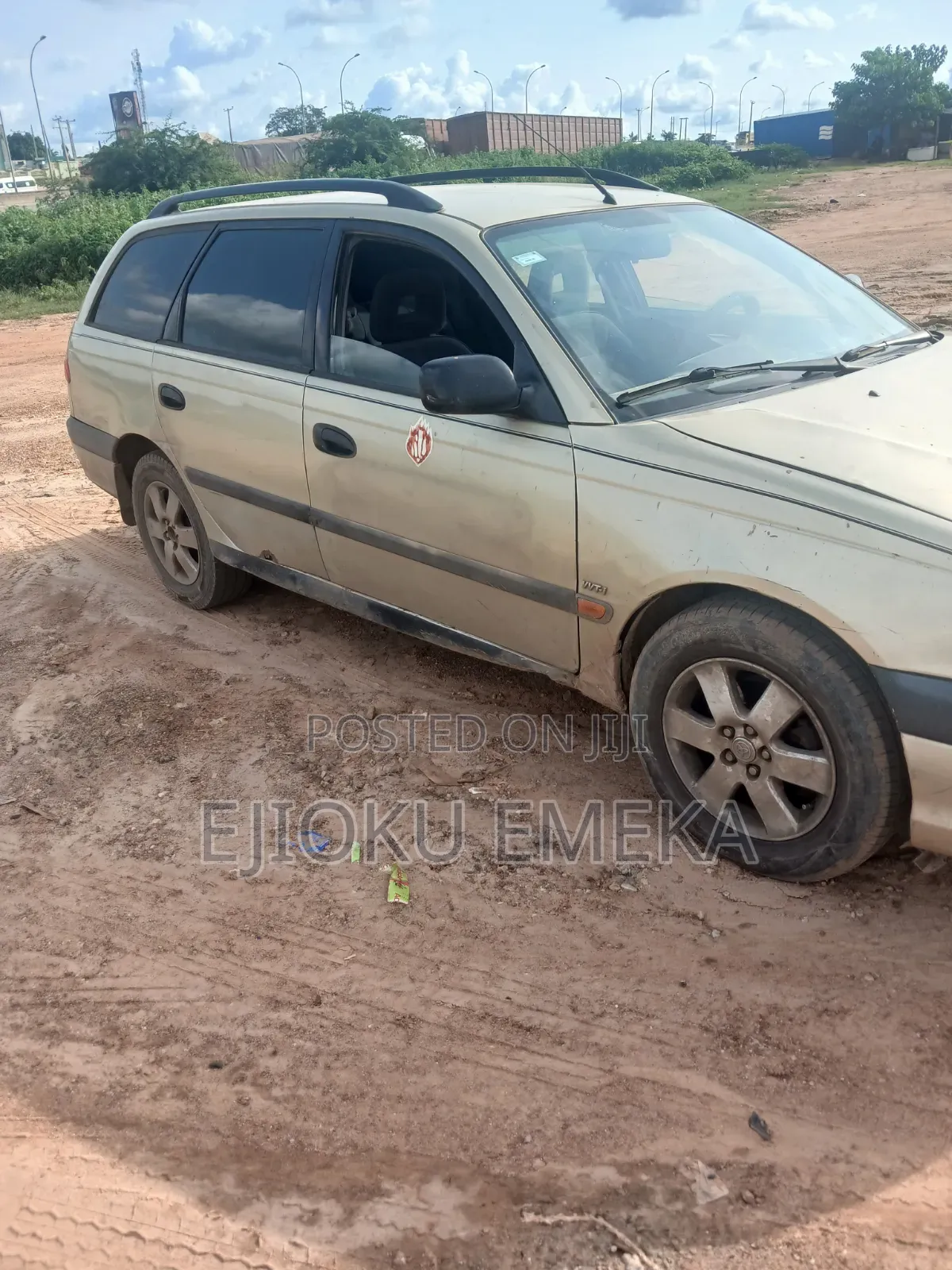 Toyota Avensis 2.0 D Verso 2002 Gold