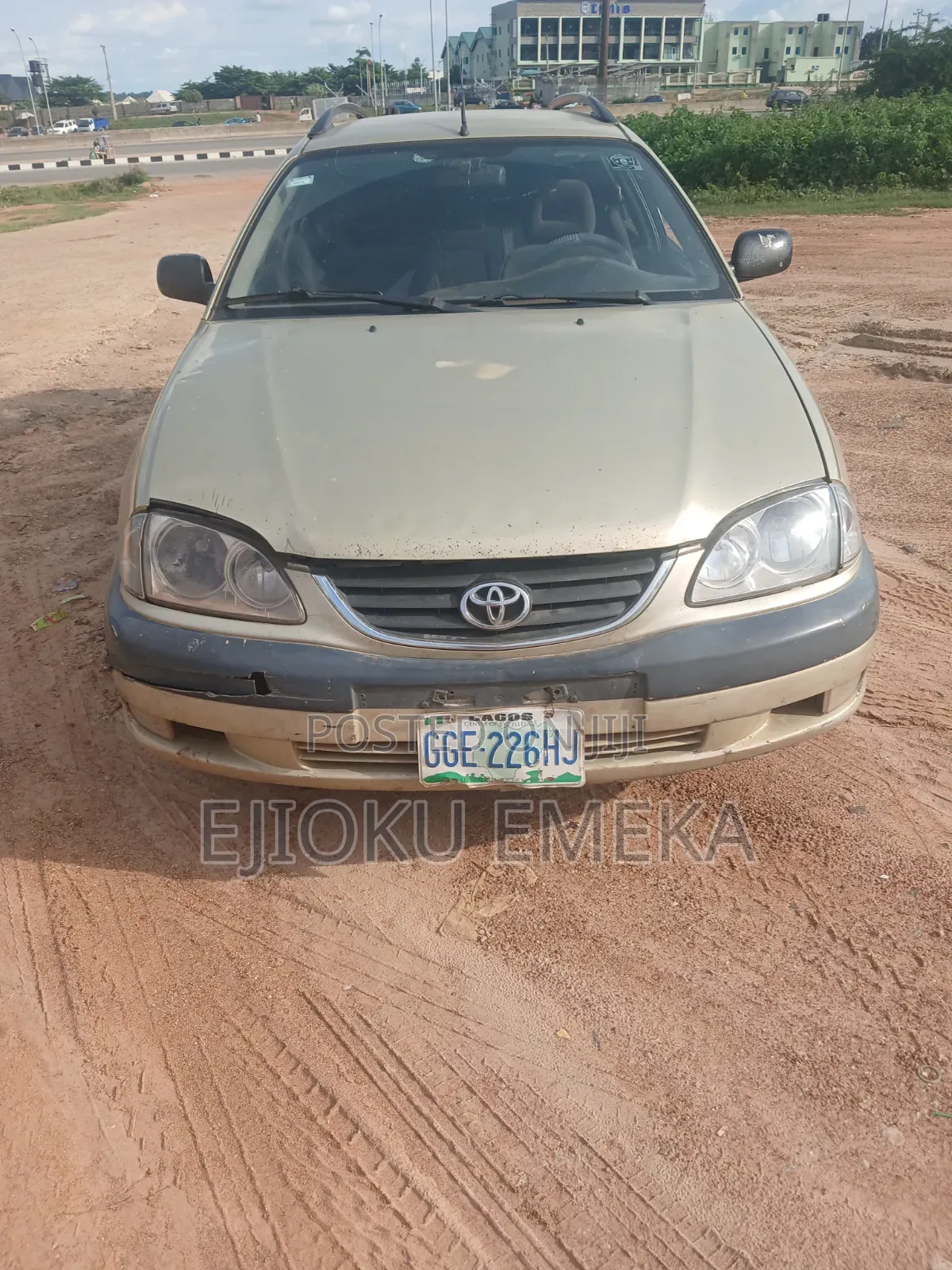 Toyota Avensis 2.0 D Verso 2002 Gold