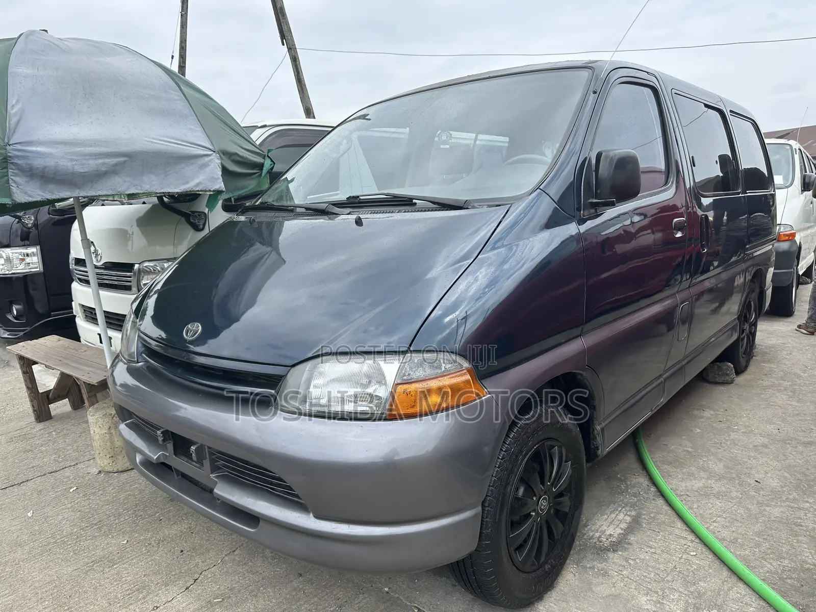 Toyota HiAce 2005 Blue