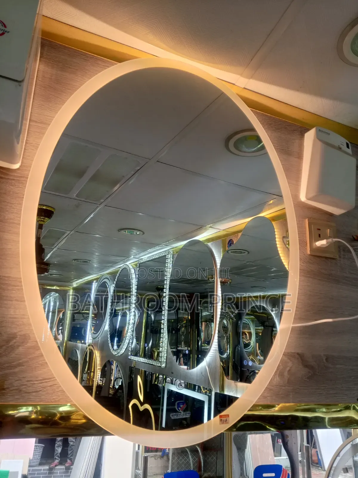70×70cm Round Sensor LED Mirror With Three Light Colour
