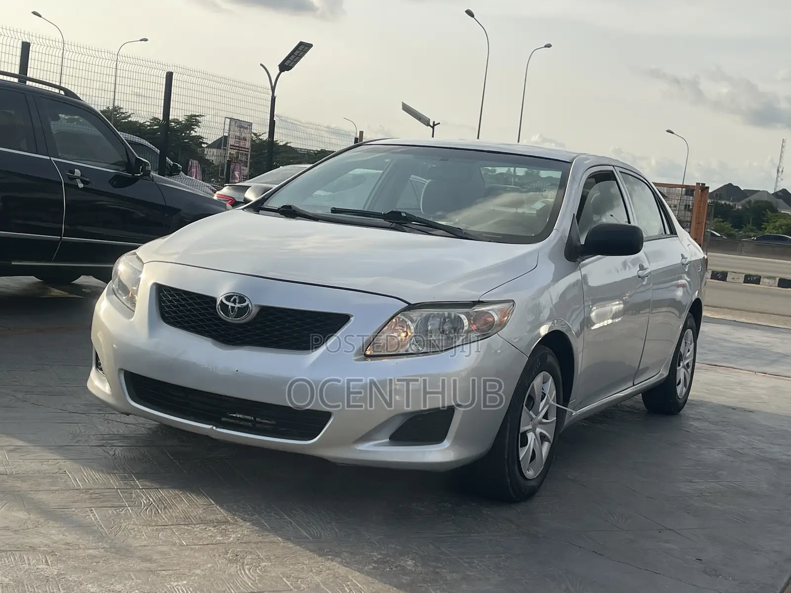 Toyota Corolla LE 4dr Sedan (1.8L 4cyl 4A) 2010 Silver