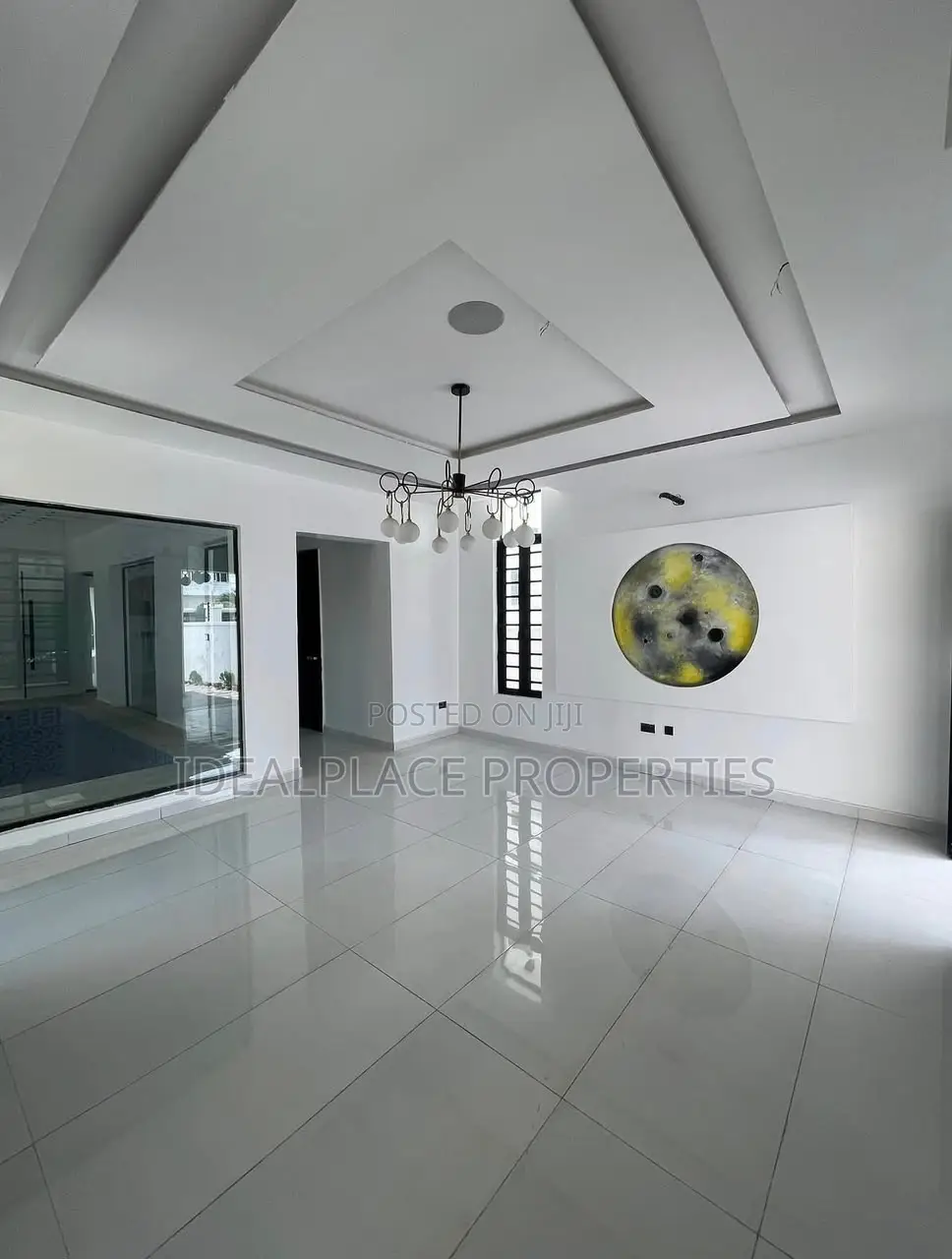 6bdrm Duplex in Chevron for sale
