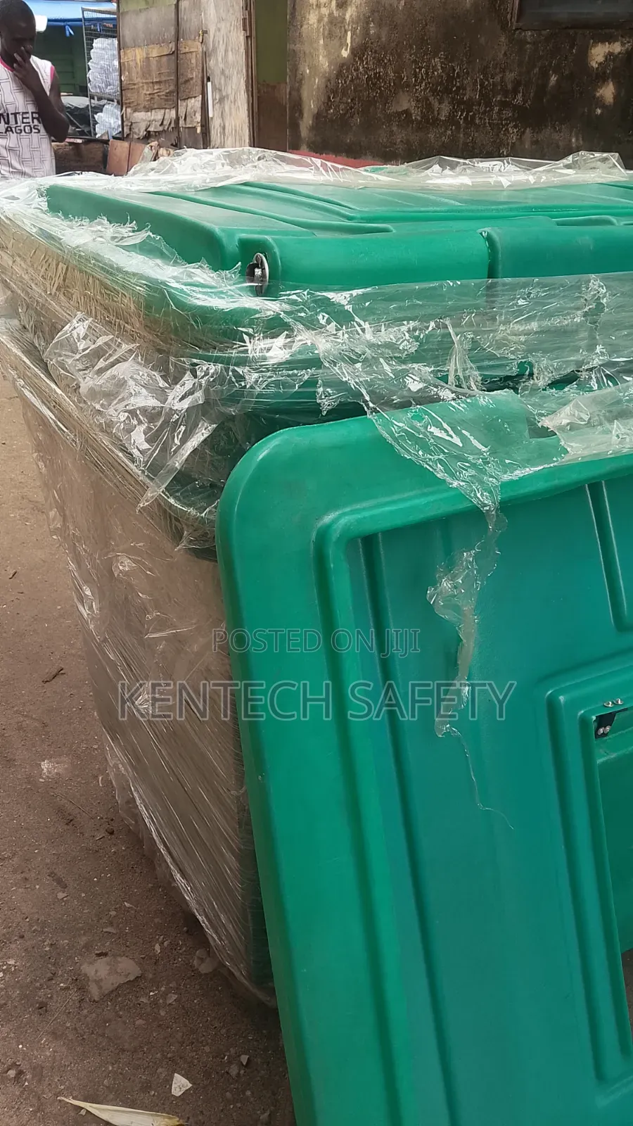 Dusbin 1100 4 PCs Available