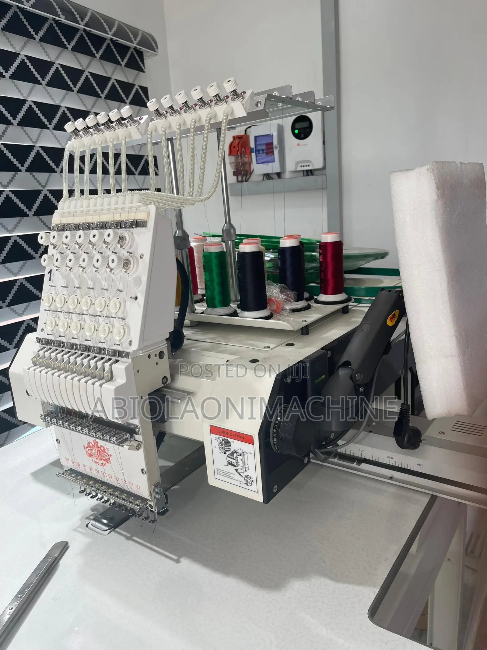 Two Lion One Head Monogram Machine, 12 Needles (500x800mm)
