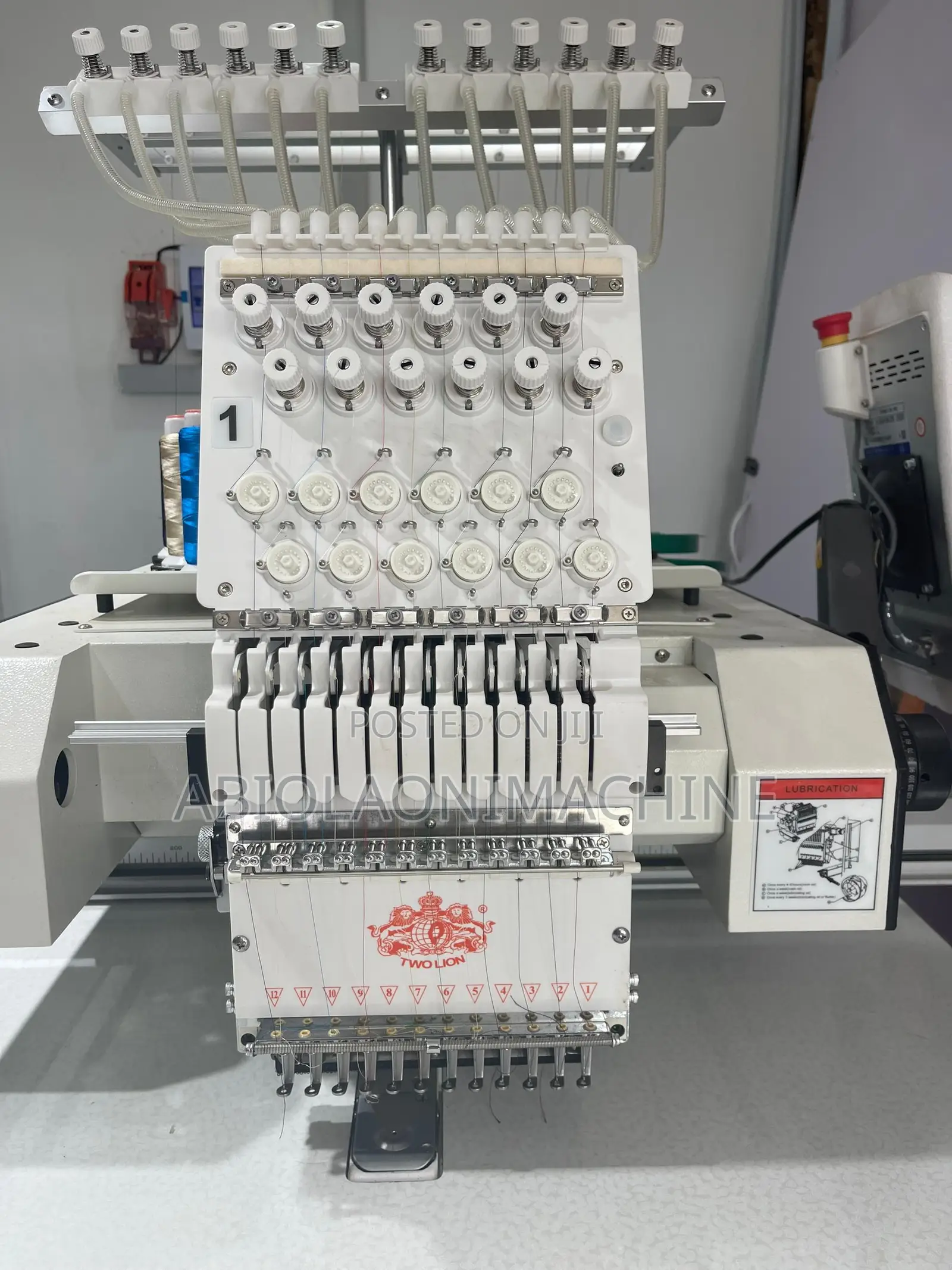 Two Lion One Head Monogram Machine, 12 Needles (500x800mm)