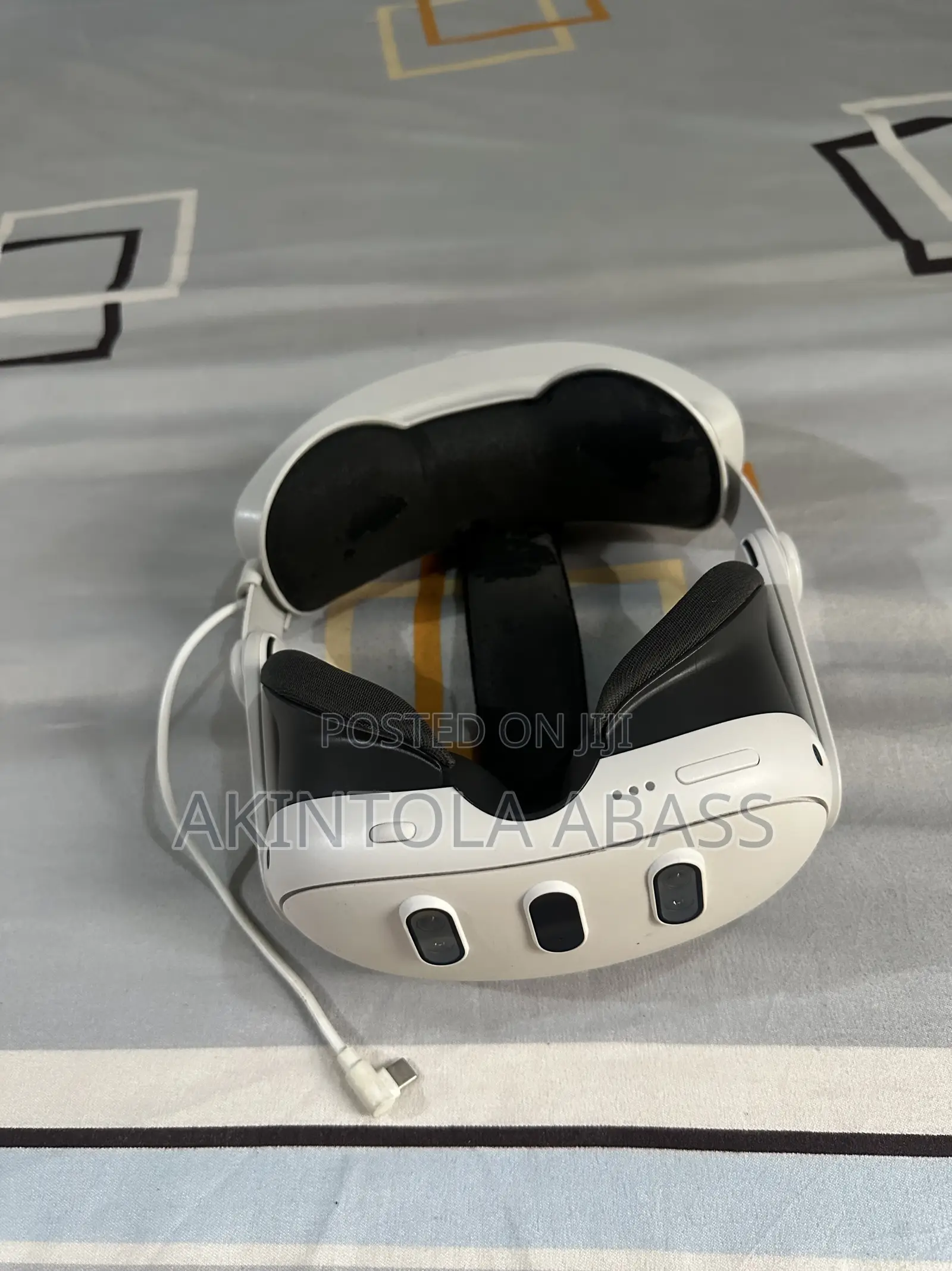 Meta Quest 3 - 128gb + 10,000mAh Battery Head Strap