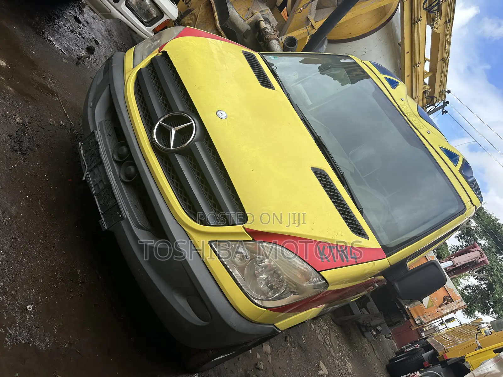 Mercedes-Benz Sprinter 2006 Yellow