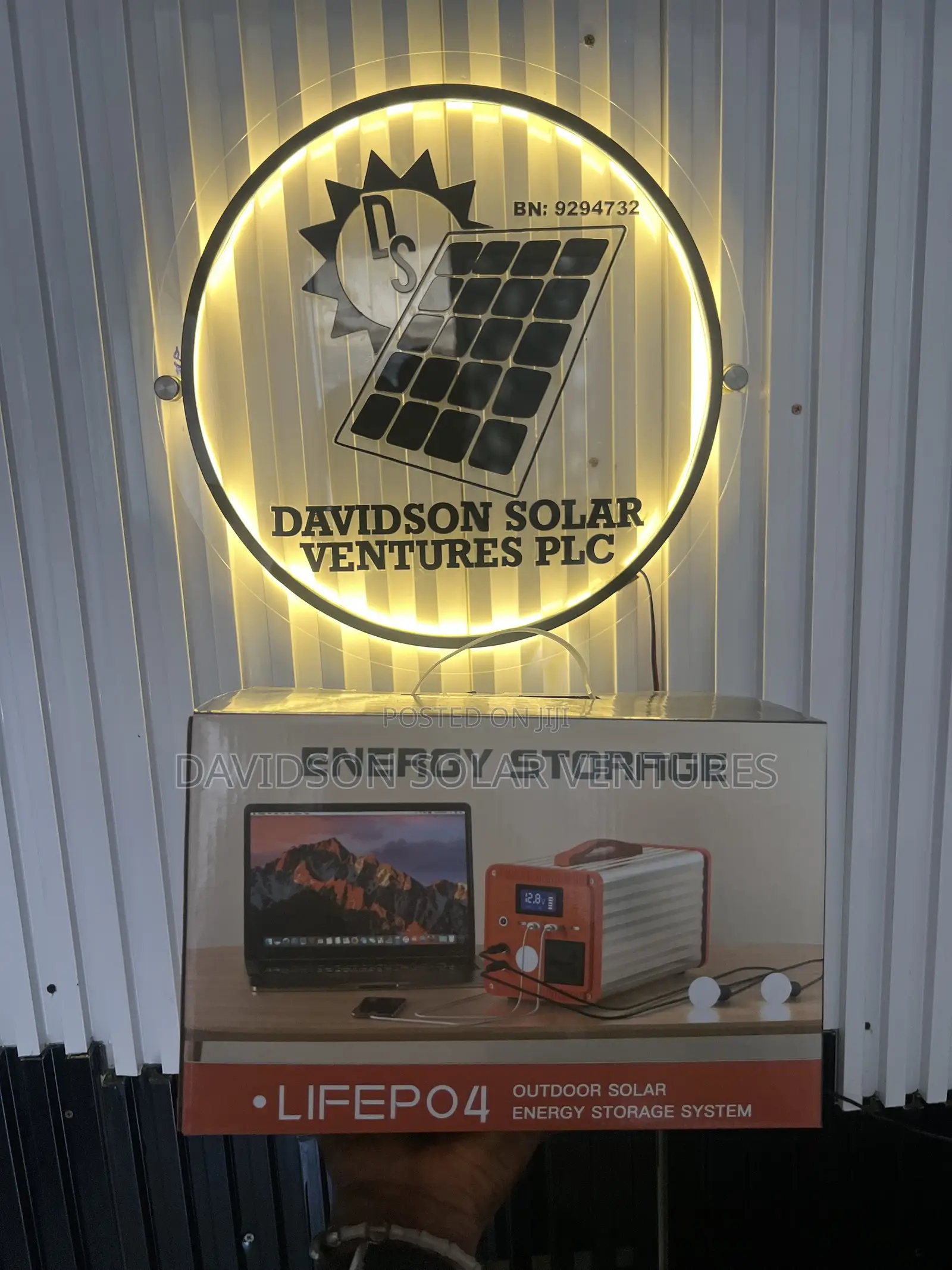 300w Energy Storage Solar Generator
