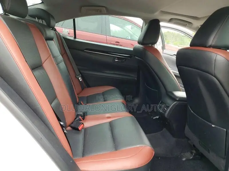 Lexus ES 350 FWD 2015 White