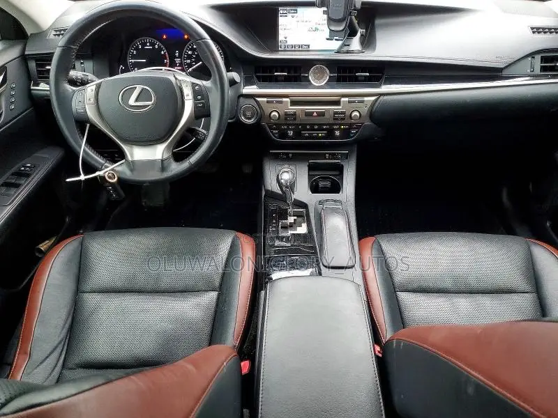 Lexus ES 350 FWD 2015 White