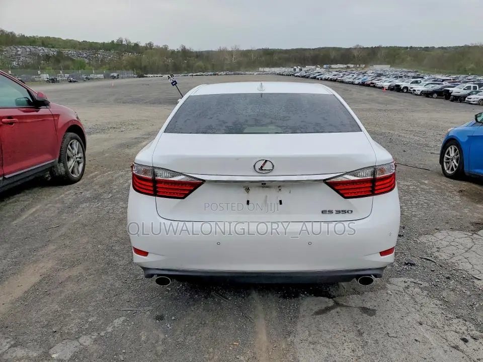 Lexus ES 350 FWD 2015 White