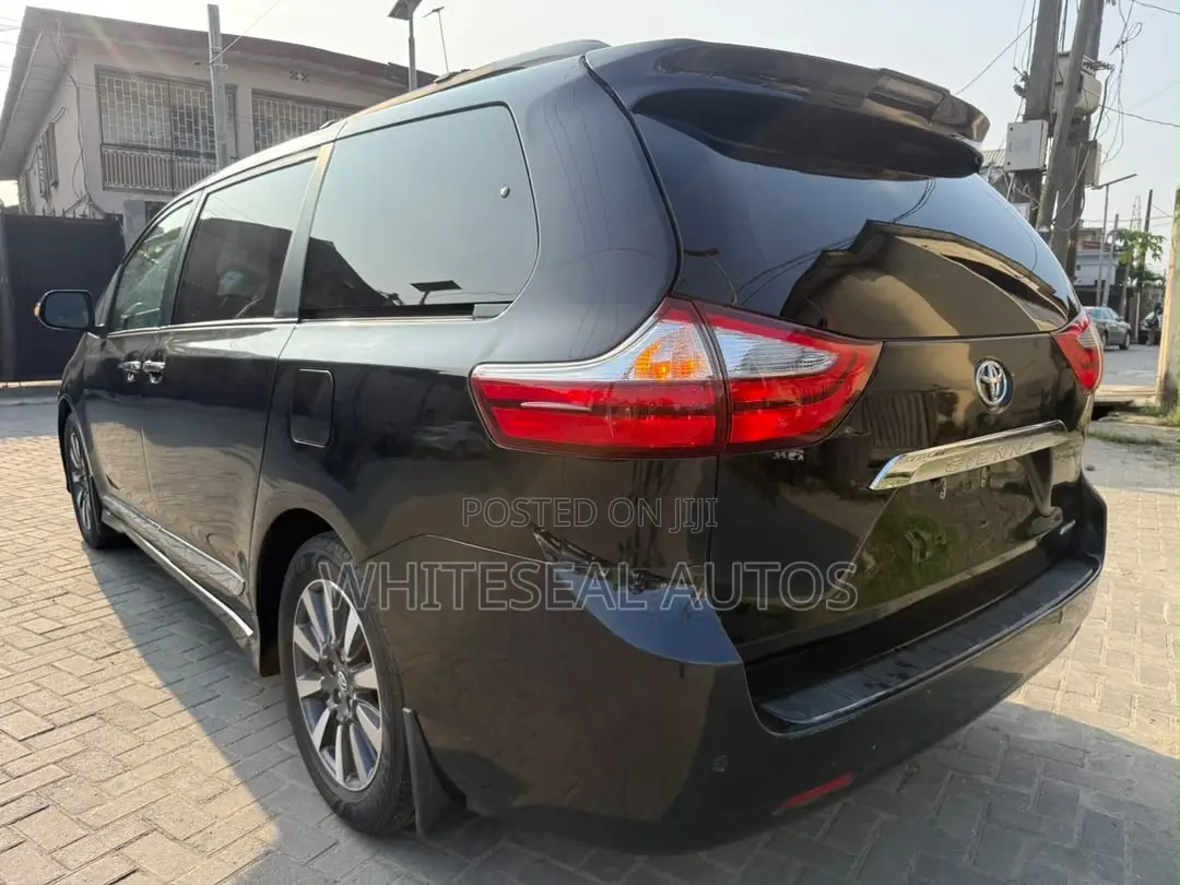 Toyota Sienna Limited Premium AWD 2019 Black
