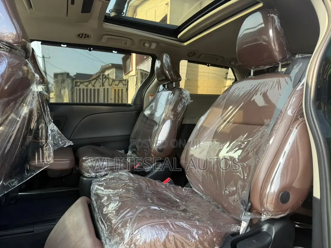 Toyota Sienna Limited Premium AWD 2019 Black