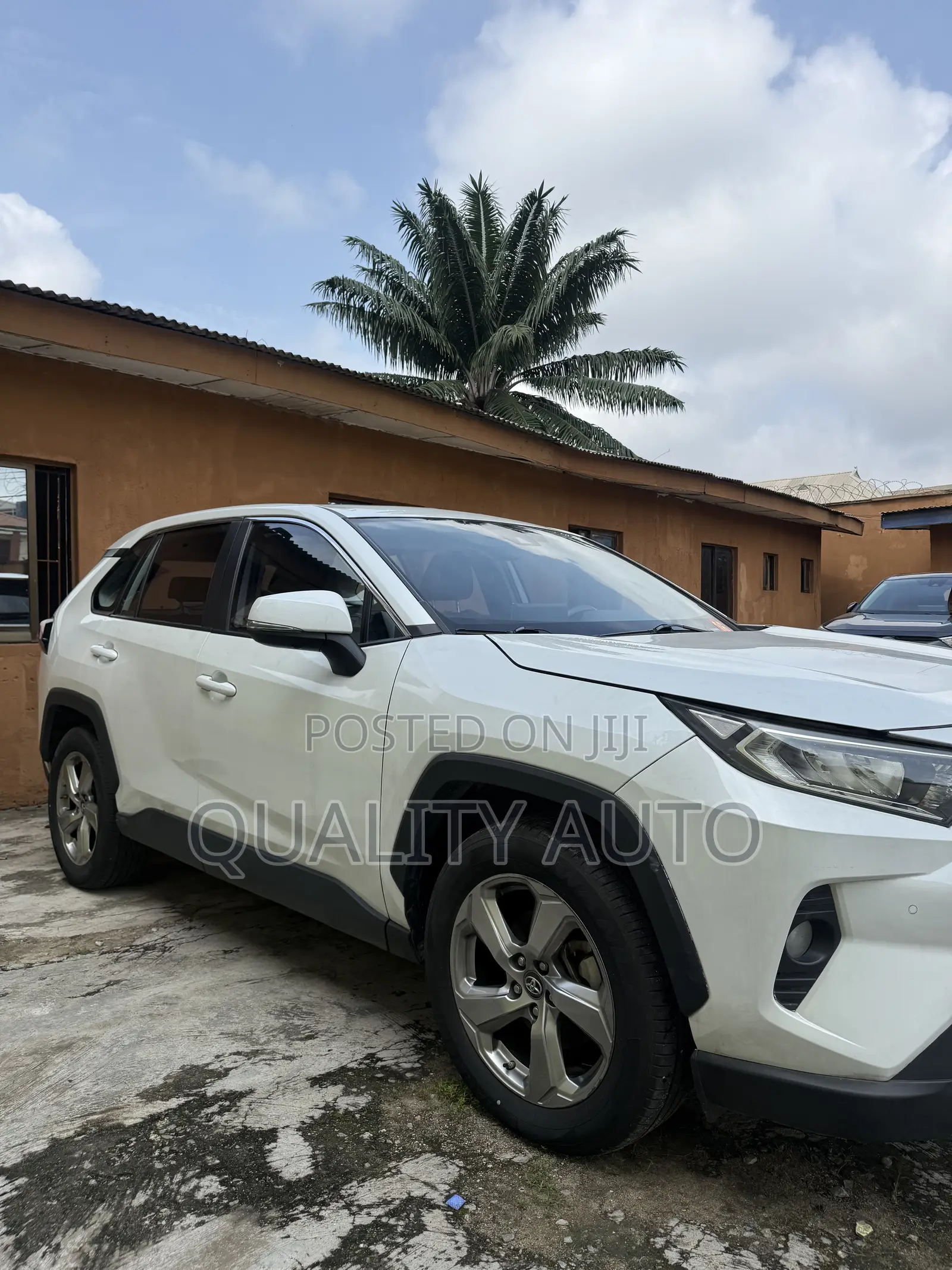 Toyota RAV4 2023 White