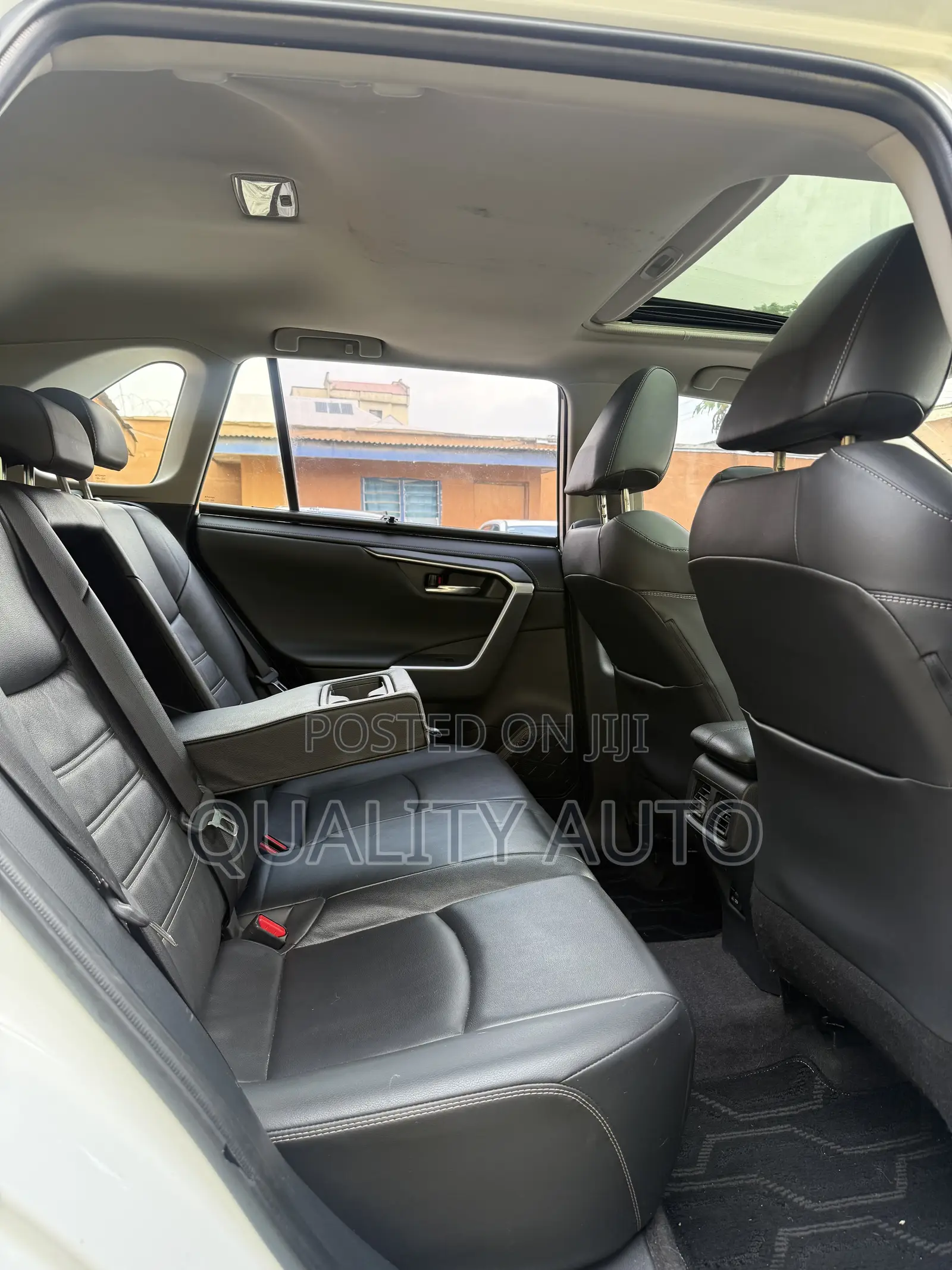 Toyota RAV4 2023 White