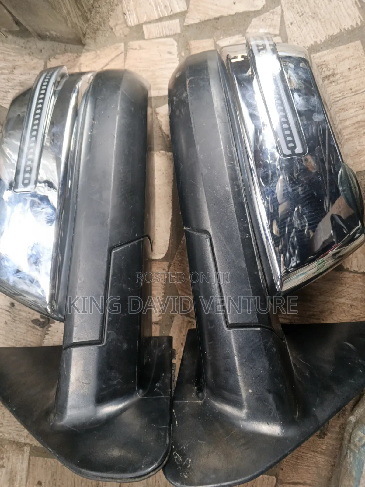 Toyota Tundra Side Mirror With Traffic Lights 2010/2015