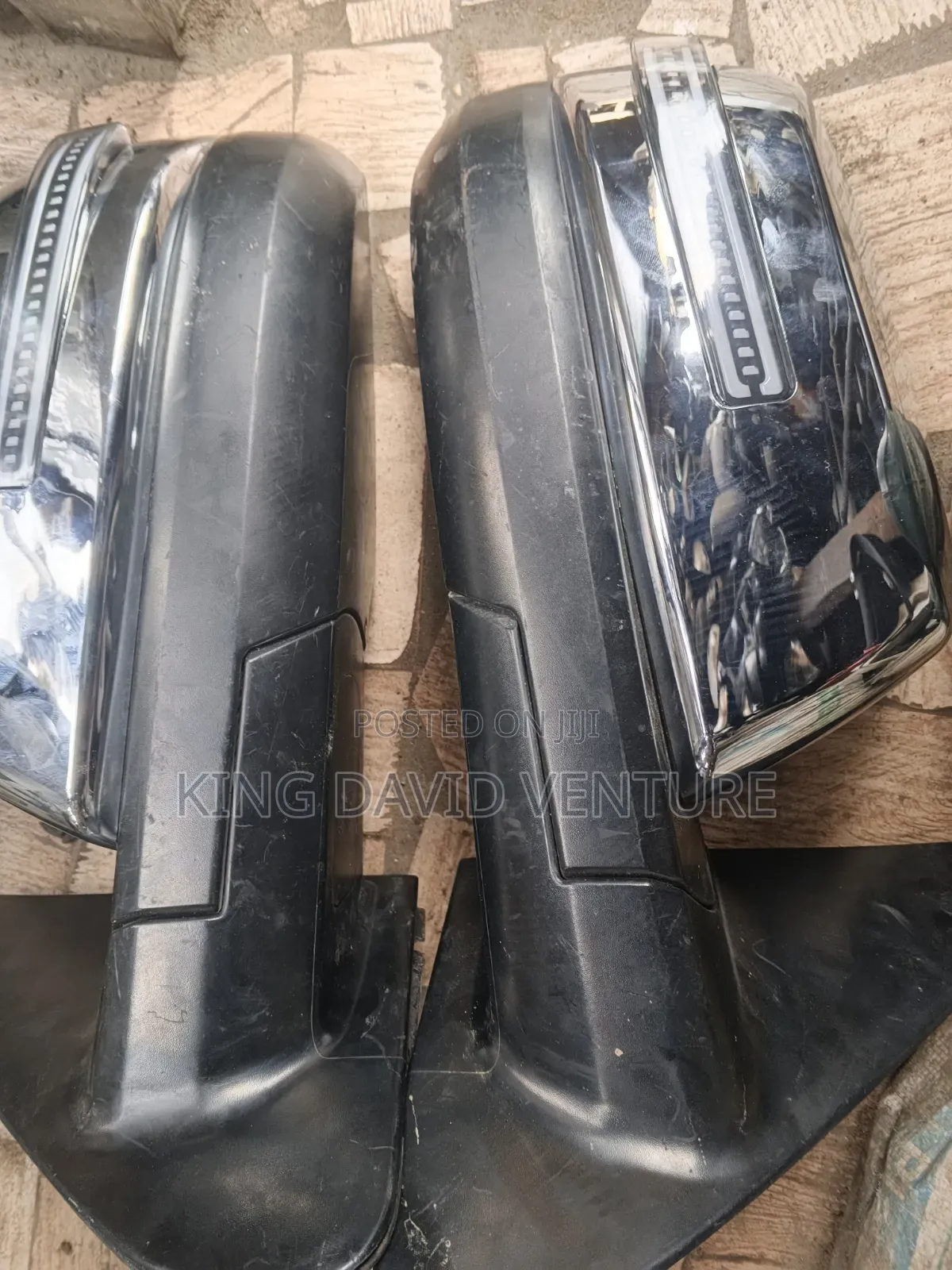 Toyota Tundra Side Mirror With Traffic Lights 2010/2015