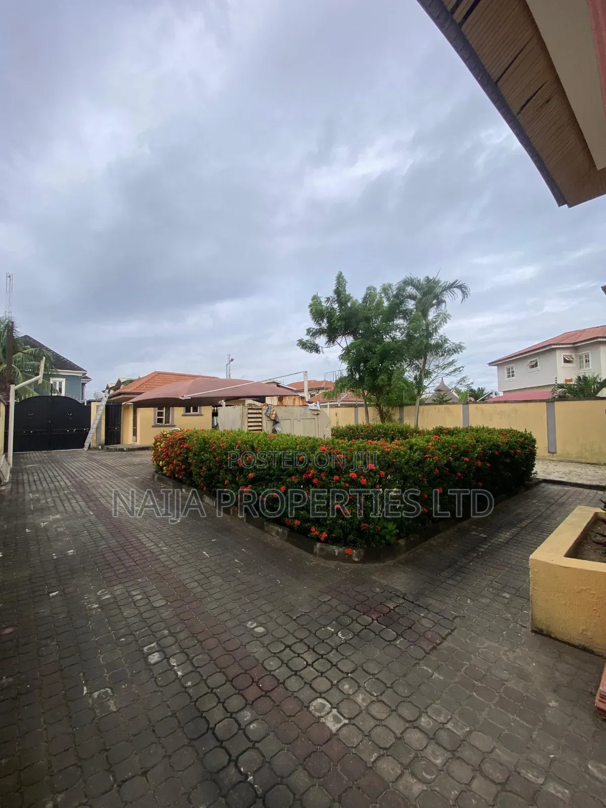 5bdrm Duplex in Vgc, Ikota for rent