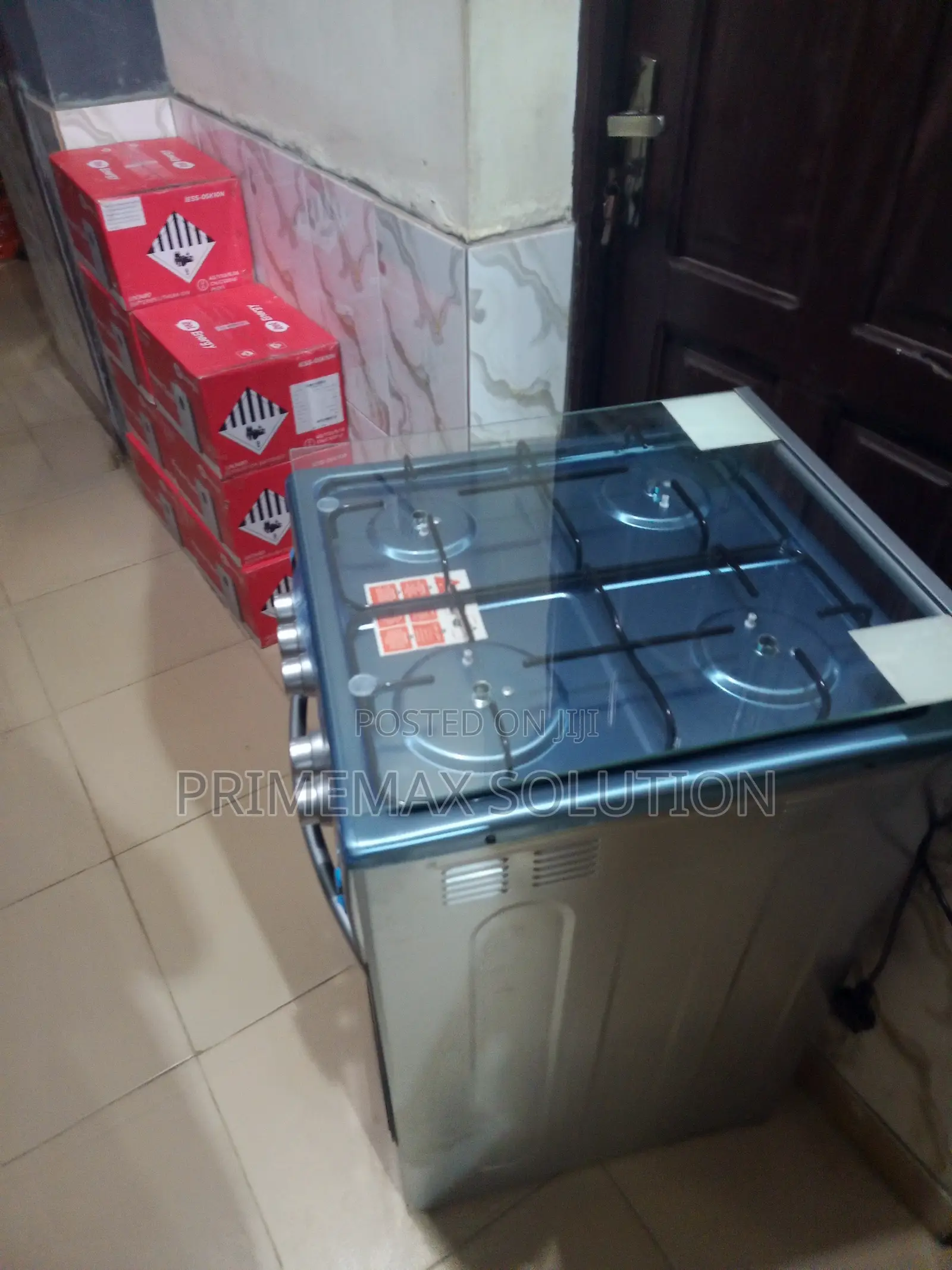Compact Maxi 50x50 4-Burner Gas Stove Built for Performance