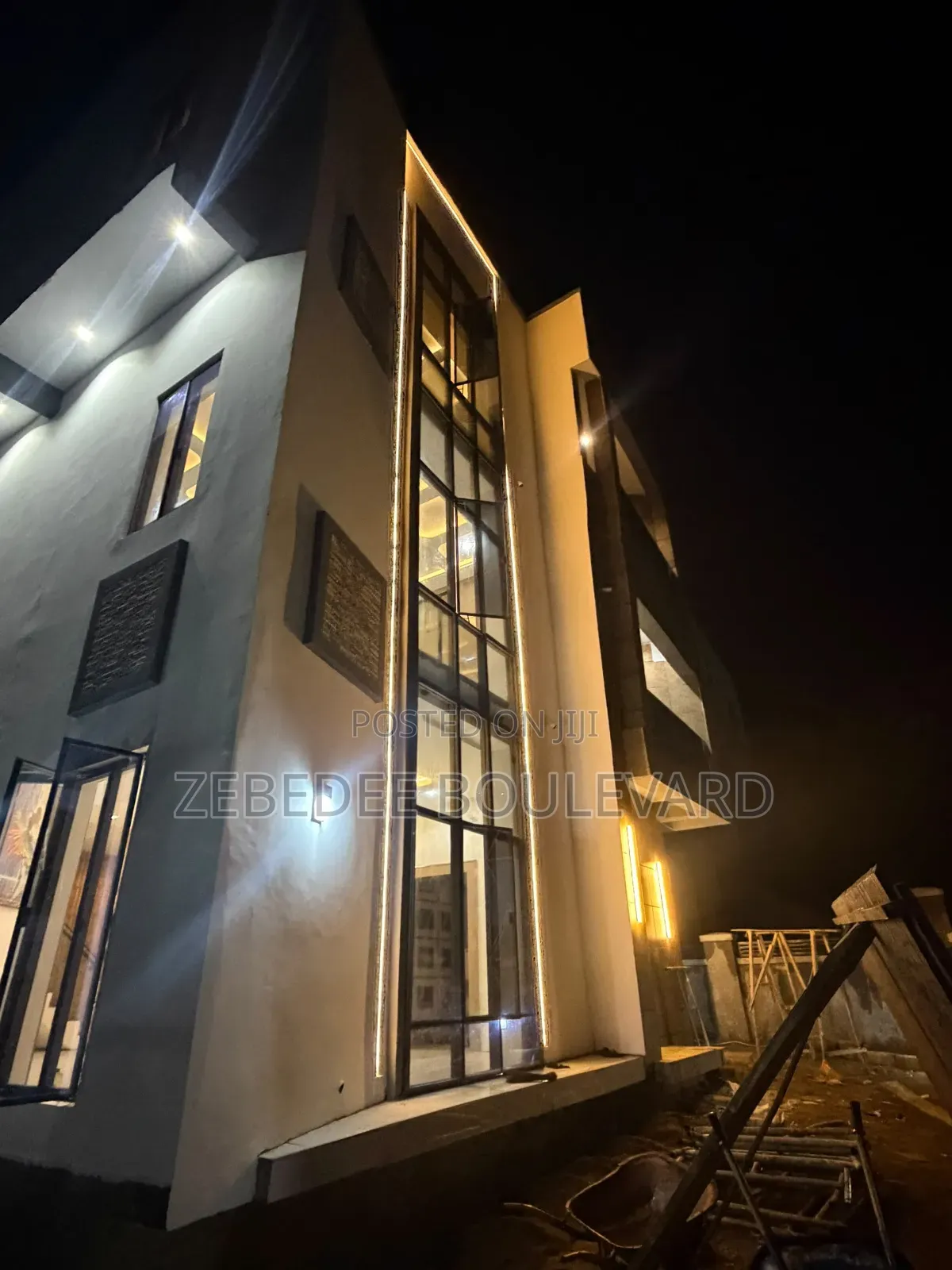 5bdrm Duplex in Asokoro for sale