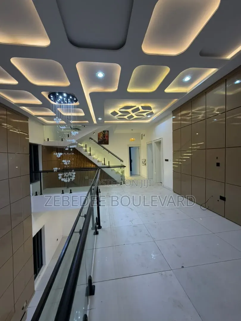 5bdrm Duplex in Asokoro for sale