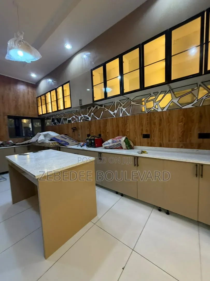 5bdrm Duplex in Asokoro for sale