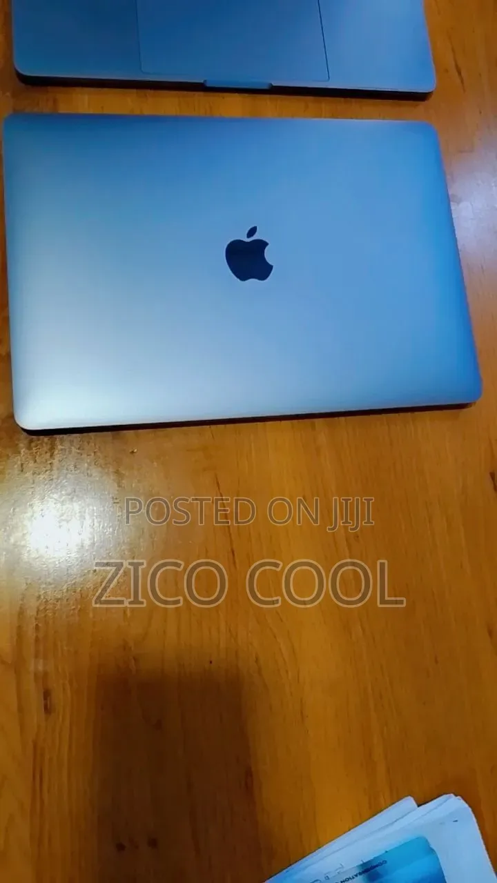 Laptop Apple MacBook Pro 2018 16GB Intel Core i7 SSD 512GB